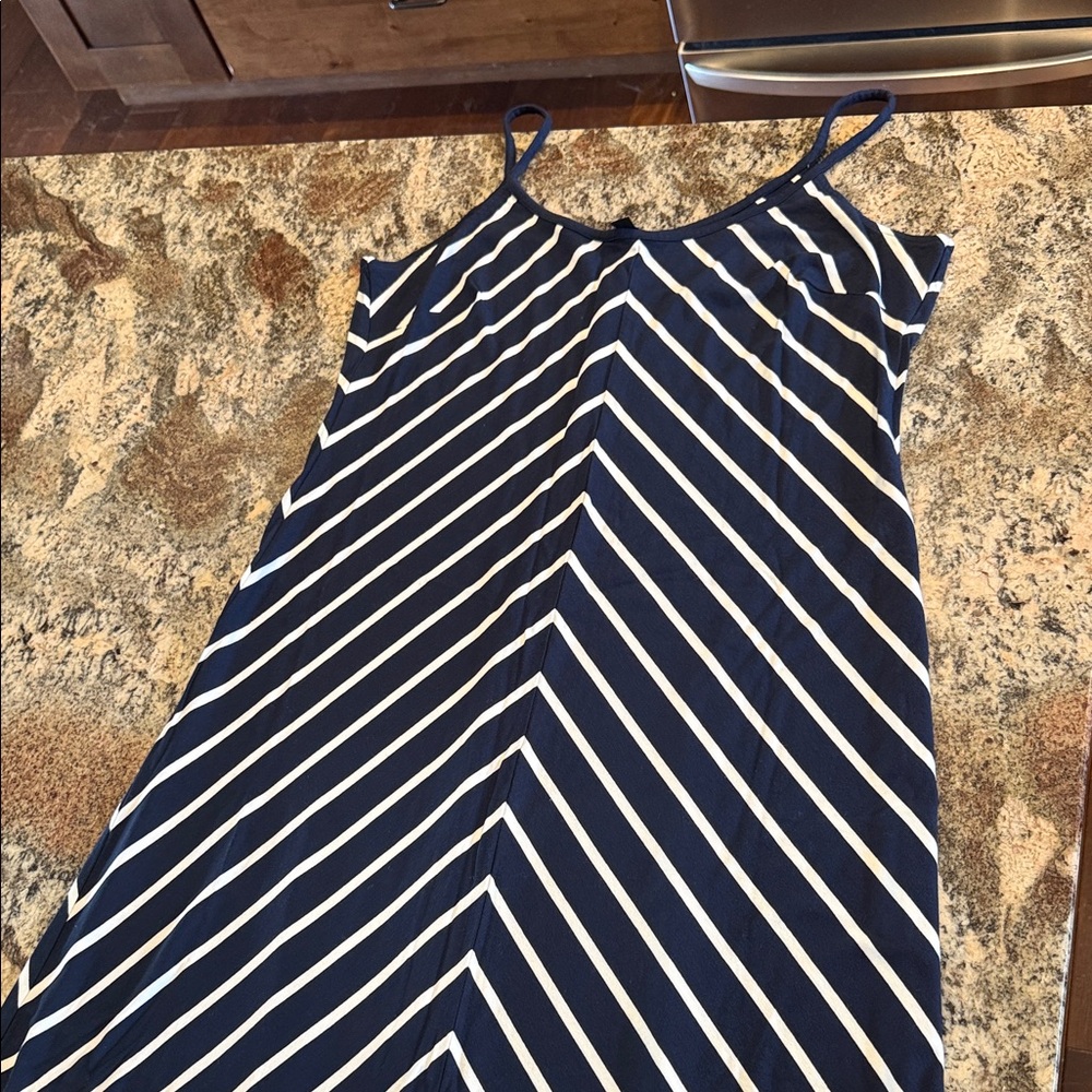 Ann Taylor Navy and White Chevron Dress